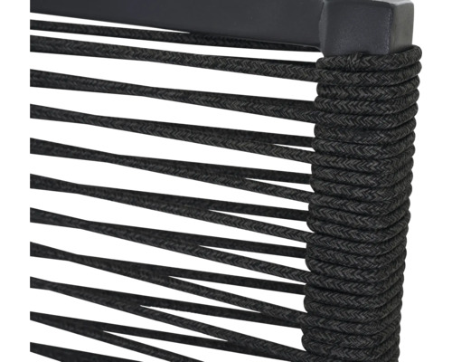 Vue détaillée d'une chaise avec assise en corde et structure