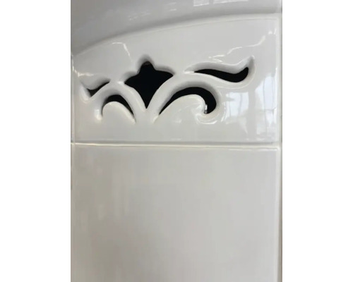 Détail d'un poêle avec découpe décorative