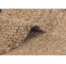 Detailansicht eines geflochtenen Teppichs aus Naturfasern