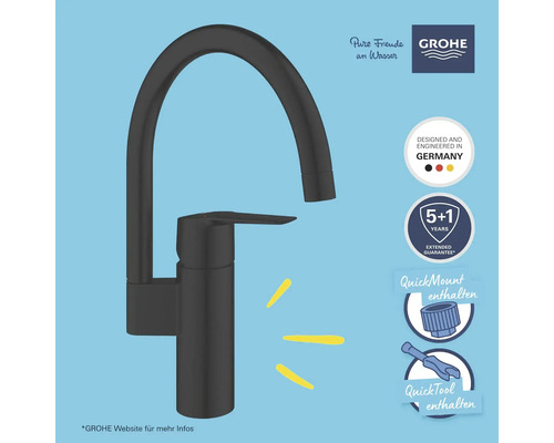 Schwarzer Küchenarmatur von Grohe mit hohem Auslauf und Schnellmontage