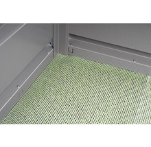Detailansicht eines Gartenhauses mit Bodengitter