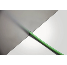 Tuyau d''arrosage vert avec raccord