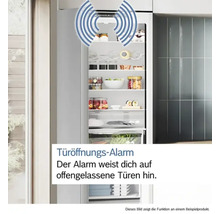 Geöffneter Kühlschrank mit Türöffnungsalarmfunktion