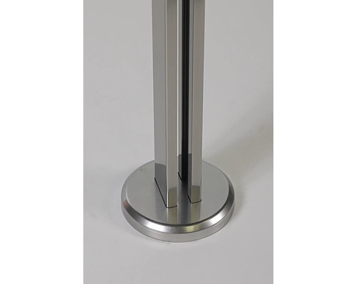 Porte-serviettes sur pied en métal