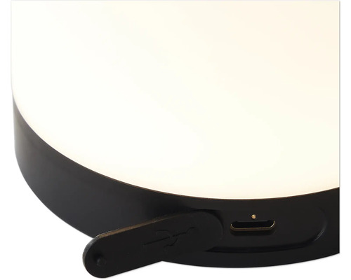Detailansicht einer Lampe mit USB-Anschluss