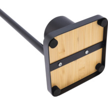 Vue du dessous d''un porte-papier toilette en bambou avec un cadre en métal noir