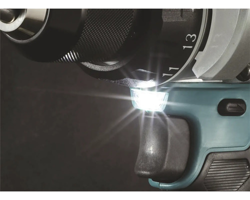 Gros plan d''une perceuse avec éclairage LED.
