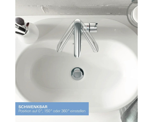 Waschtischarmatur mit schwenkbarem Auslauf auf einem Waschbecken