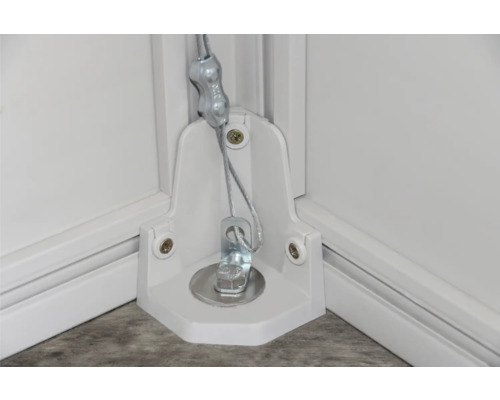 Detailansicht einer Eckverbindung mit Drahtseilbefestigung