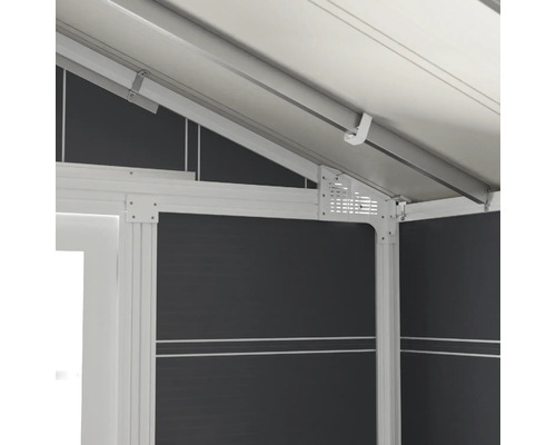 Detailansicht eines Gartenhauses mit Aluminiumrahmen und Dachkonstruktion