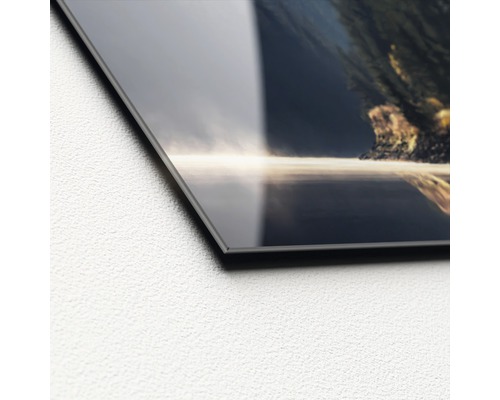 Nahaufnahme einer Glasbildplatte mit Landschaftsmotiv