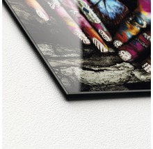 Gros plan d''une plaque en verre acrylique avec un motif imprimé