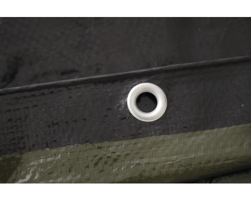 Detailansicht einer Abdeckplane mit Öse