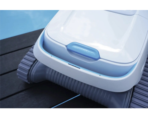 Vue détaillée d'un robot de nettoyage de piscine