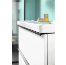 Detailansicht eines Waschbeckenunterschranks mit Becken