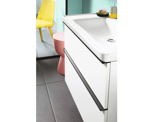 Waschtischunterschrank mit Waschbecken im Badezimmer