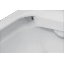 Gros plan d'un lavabo avec trop-plein