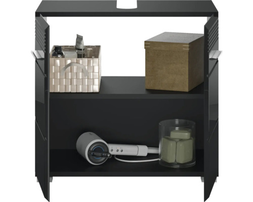 Waschbeckenunterschrank mit zwei Regalböden, ausgestattet mit Korb, Box, Haartrockner und Seife