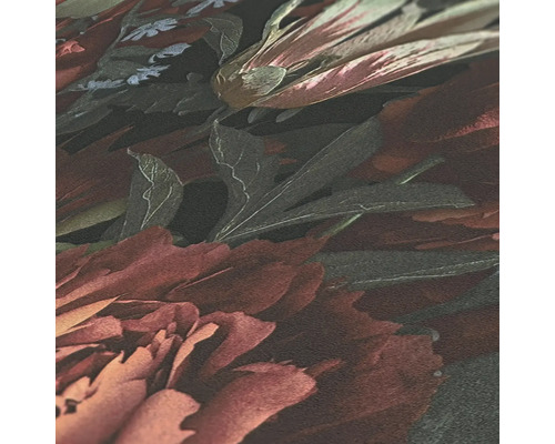 Gros plan d'un papier peint à motifs floraux