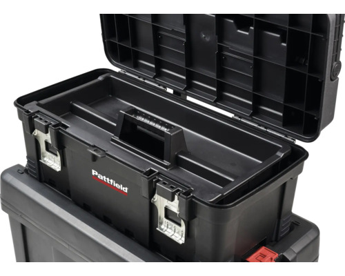 Geöffnete Werkzeugkiste mit herausnehmbarem Trageeinsatz