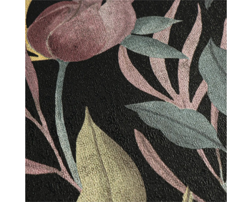 Gros plan d'un papier peint avec motif floral sur fond sombre