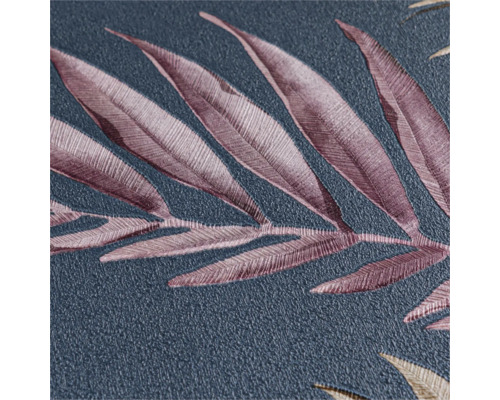 Gros plan d'un papier peint à motif de plantes