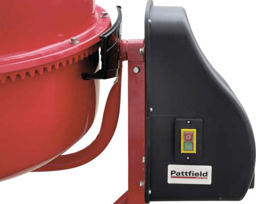 Nahaufnahme eines Betonmischers der Marke Pattfield