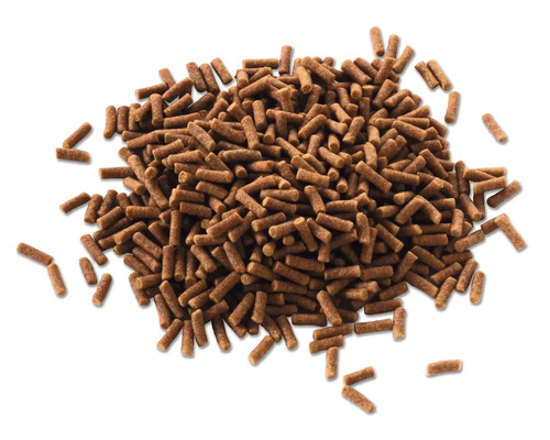 Haufen Fischfuttergranulat