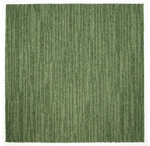 Tapis vert avec motif rayé