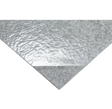 Feutre de protection pour bassin ou géotextile en fibres synthétiques robustes pour l'aménagement paysager.