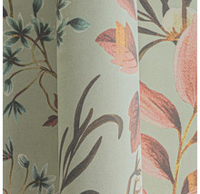 Tapetenrolle mit floralem Muster