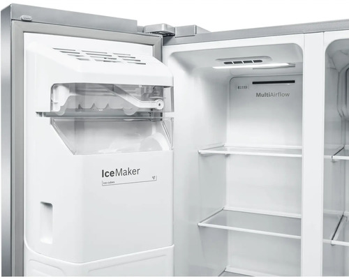 Innenansicht eines Kühlschranks mit Eiswürfelbereiter und MultiAirflow-System