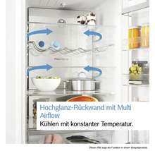 Innenraum eines Kühlschranks mit Multi Airflow System für konstante Kühlung
