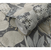 Tapetenrolle mit Pflanzenmuster