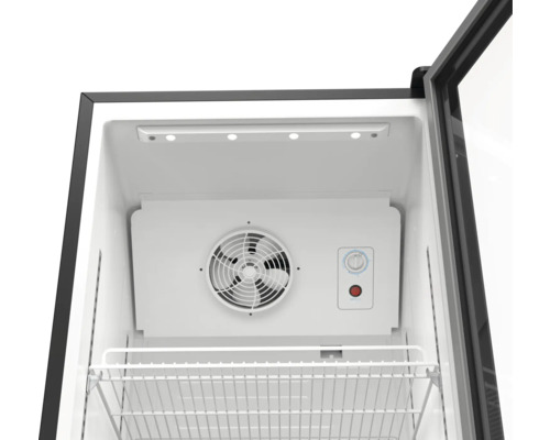 Innenansicht eines Kühlschranks mit Ventilator und Temperaturregler