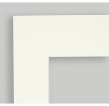 Detailansicht eines weißen Bilderrahmenprofils