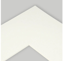 Ausschnitt eines weißen Bilderrahmenprofils