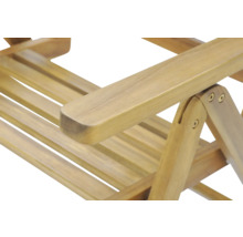 Detailansicht eines Holzstuhls