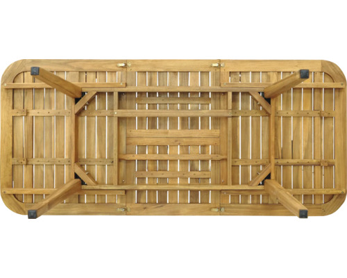 Dessous d'une table de jardin en bois avec un plateau de table rectangulaire et quatre pieds