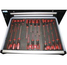 Schublade mit Schraubendrehern in Schaumstoffeinlage