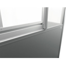 Detailansicht einer Trennwand mit Fensterelement