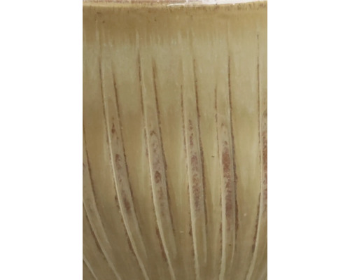 Gros plan d'une jardinière avec motif rainuré