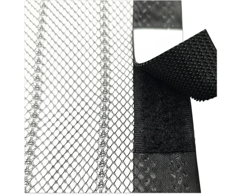 Gros plan d'une moustiquaire avec fermeture Velcro