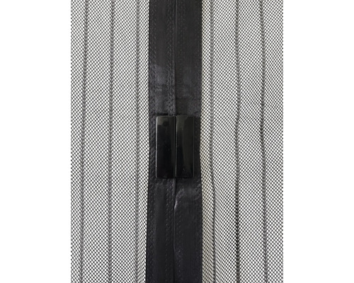 Vue détaillée d'un rideau moustiquaire magnétique