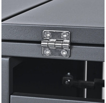 Detailansicht eines Scharniers an einem grauen Möbelstück