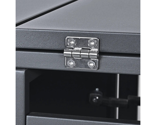 Detailansicht eines Möbelscharniers