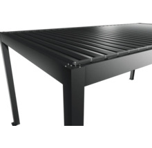 Vue détaillée d'une pergola en aluminium avec toit à lamelles