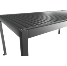 Vue détaillée d'un toit de terrasse en métal