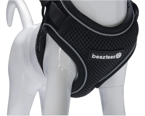 Schwarzes Hundegeschirr mit Reflektoren