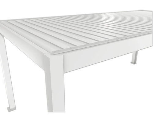 Weißer Gartentisch mit Lamellenstruktur
